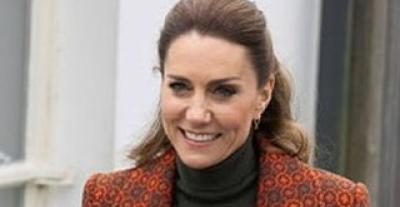   كيت ميدلتون بمعطف أحمر تاريخي تكريماً للحرف في Wales
