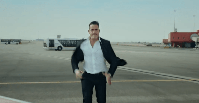 مشهد من الحلقة الأولي لمسلسل رأس الأفعي