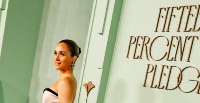 ميغان ماركل باطلالة بطابع Old Hollywood Glamour في حفل خيري