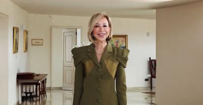 بدلة زيتية منحوتة… خيار نعمت عون من توقيع داليدا عياش 