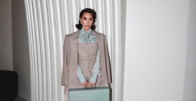 كيم كاردشيان تطرح أزياءها في مزاد لدعم النساء قانونياً