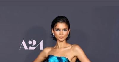 زندايا بمبدأ &ldquo;Something Blue&rdquo; التقليدي في إطلالة سكياباريللي