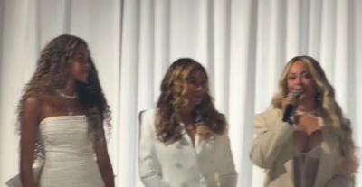 بيونسيه وبلو آيفي وتينا نويلز بإطلالات متناسقة بالأبيض