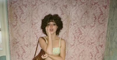 سابرينا كاربنتر بلوك جدي بشعر داكن - الصورة بعدسة المصور Bryce Anderson