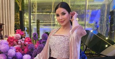 لجين عمران بإطلالة شرقية تجمع المخمل والترصيع