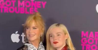 نيكول كيدمان وإيل فانينغ باطلالات من سكياباريللي وجيفنشي