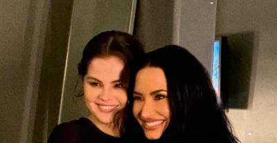 سيلينا غوميز وديمي لوفاتو