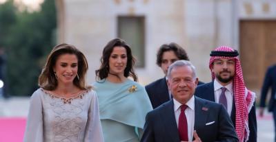 إطلالات راقية للملكة رانيا والأميرة إيمان والأميرة رجوة في عيد استقلال الأردن الـ80
