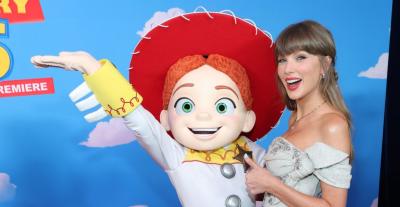 تايلور سويفت تفاجئ جمهور Toy Story 5 بآداء أغنيتها الجديدة