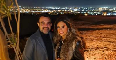 عمرو محمود ياسين وزوجته