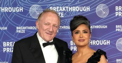 سلمى حايك وزوجها - مصدر من انستغرام Salma Hayek