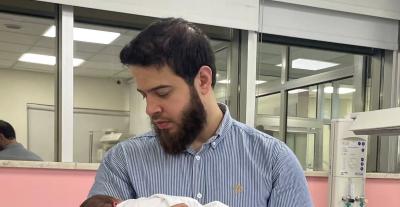 أدهم نابلسي مع ابنته