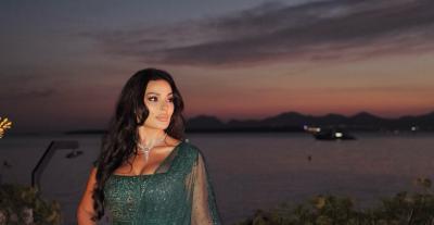نادين نسيب نجيم بساري أخضر ملكي - الصورة بعدسة Greg Finck