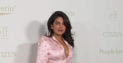 بريانكا شوبرا  بالوردي من Matières Fécales في حفل InStyle 