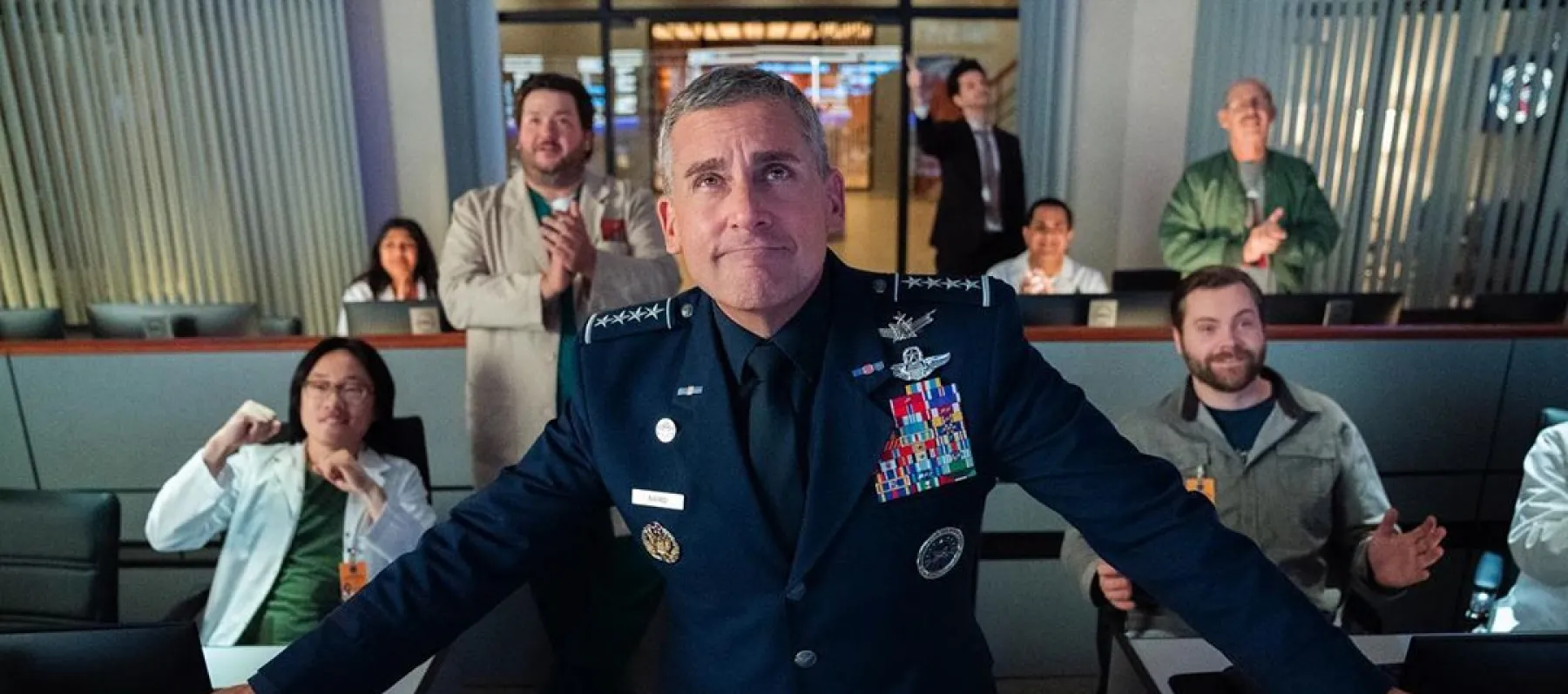 صورة من مسلسل Space Force على نتفليكس - انستغرام @spaceforce