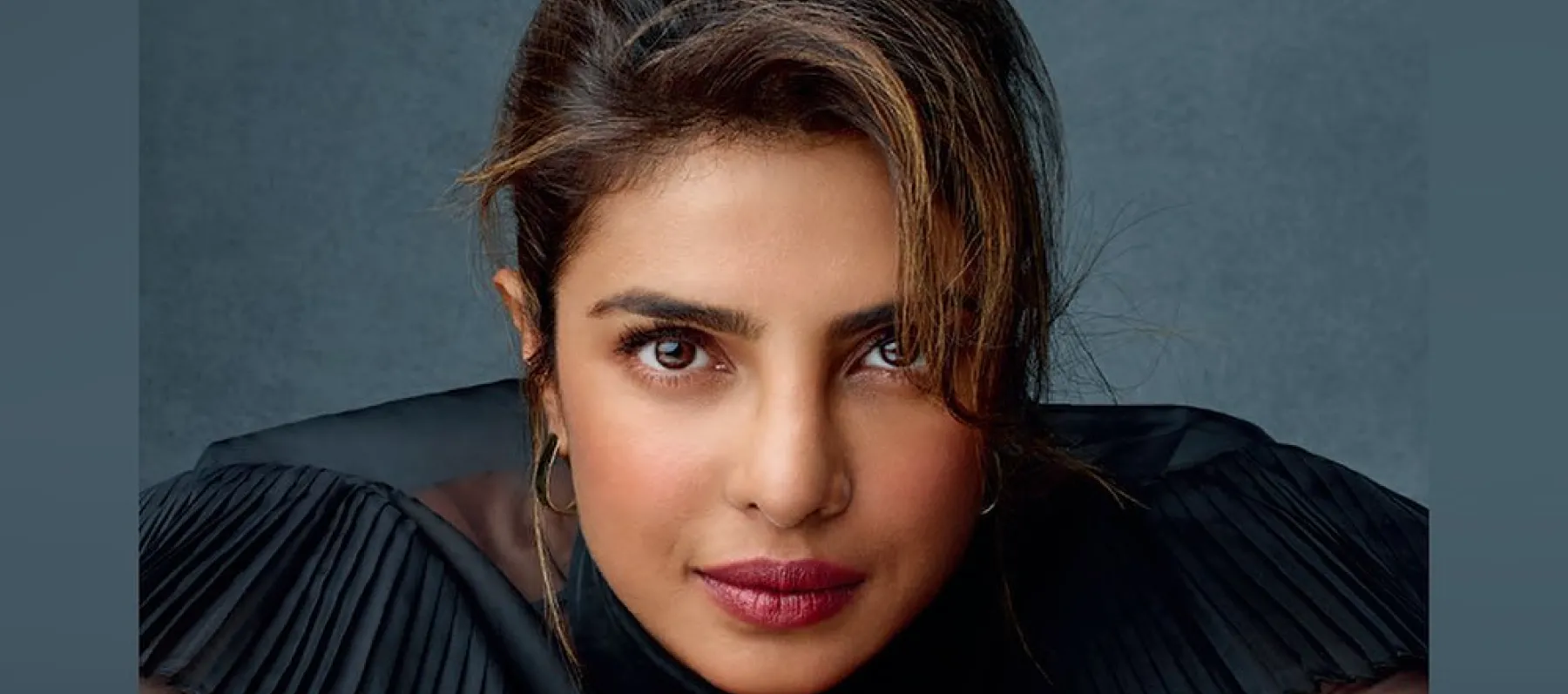 غلاف كتاب مذكرات بريانكا شوبرا Unfinished - انستغرام @priyankachopra