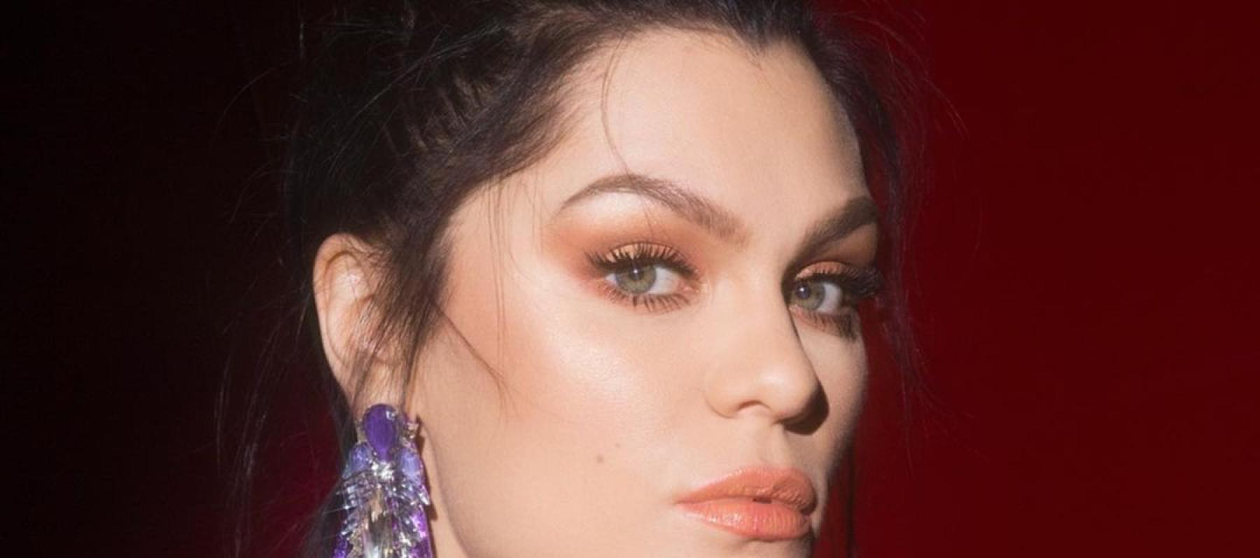جيسي جي-  انستغرام @jessiej