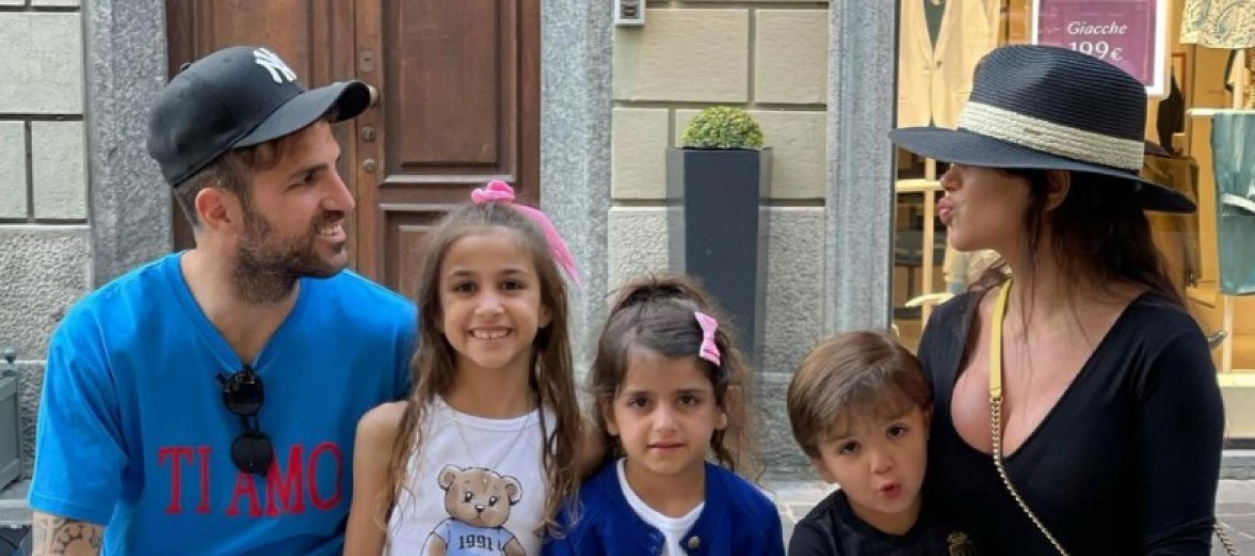 أحلى الأوقات في إيطاليا يمضيها سيسك فابريغاس وزوجته دانييلا سمعان مع ابنائهما 