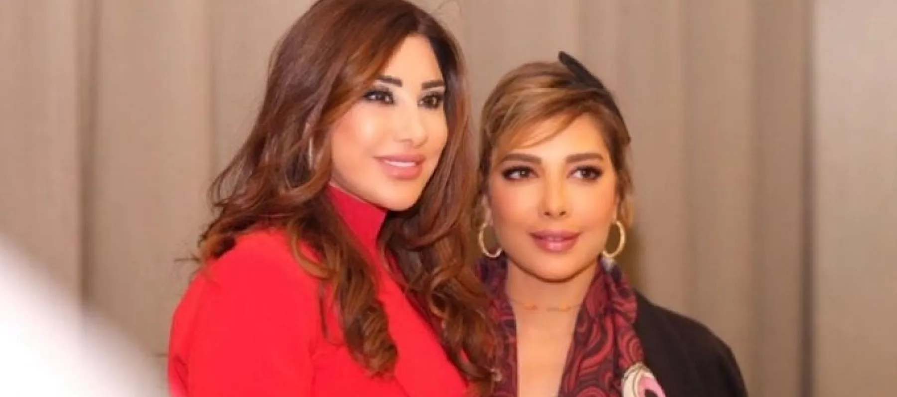نجوى كرم و أصالة - صورة من كواليس رياض تريو نايت