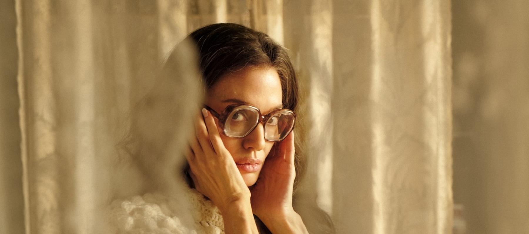 أنجلينا جولي من كواليس فيلم Maria - صورة من إنستقرام