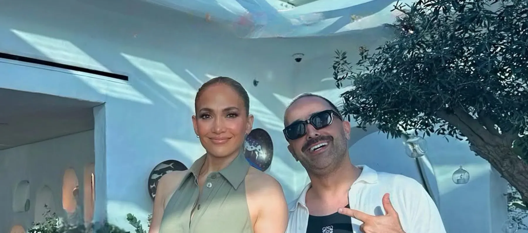 جنيفر لوبيز و حمد قلم في جدة