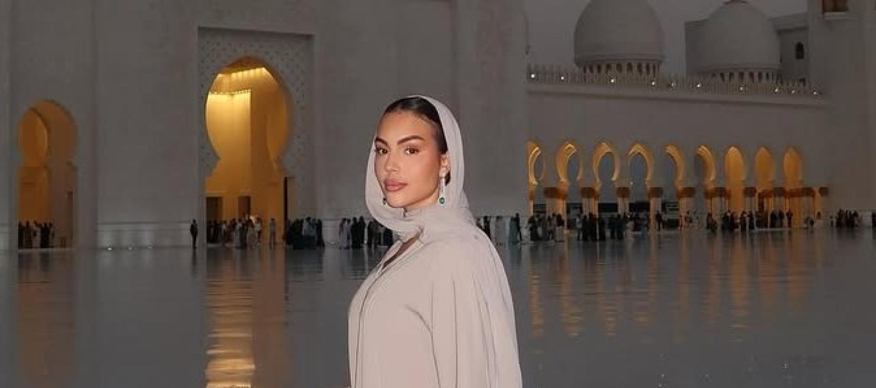 جورجينا رودريغيز في مسجد الشيخ زايد الكبير: عباية راقية واحترام للمكان
