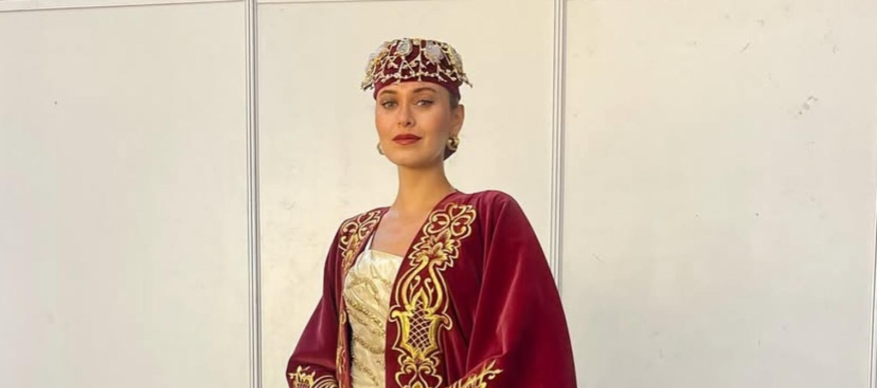 ندى كوسا باطلالة من التراث اللبناني مطرزة بالخيوط الذهبية