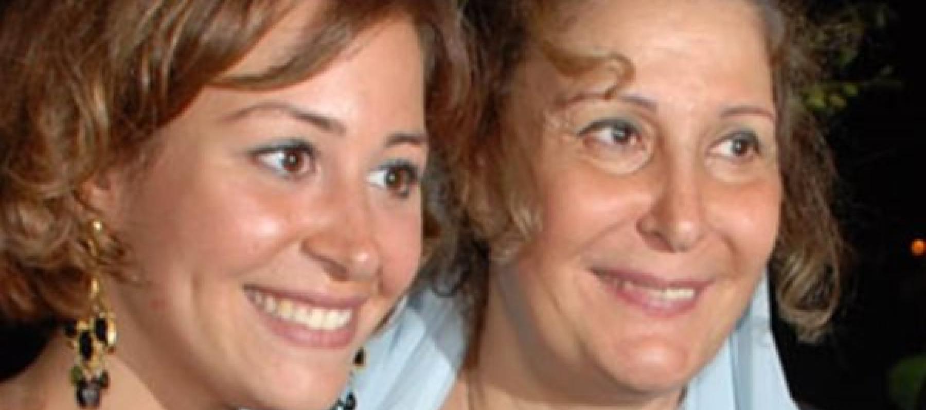 منة شلبي مع والدتها - صورة معدلة 