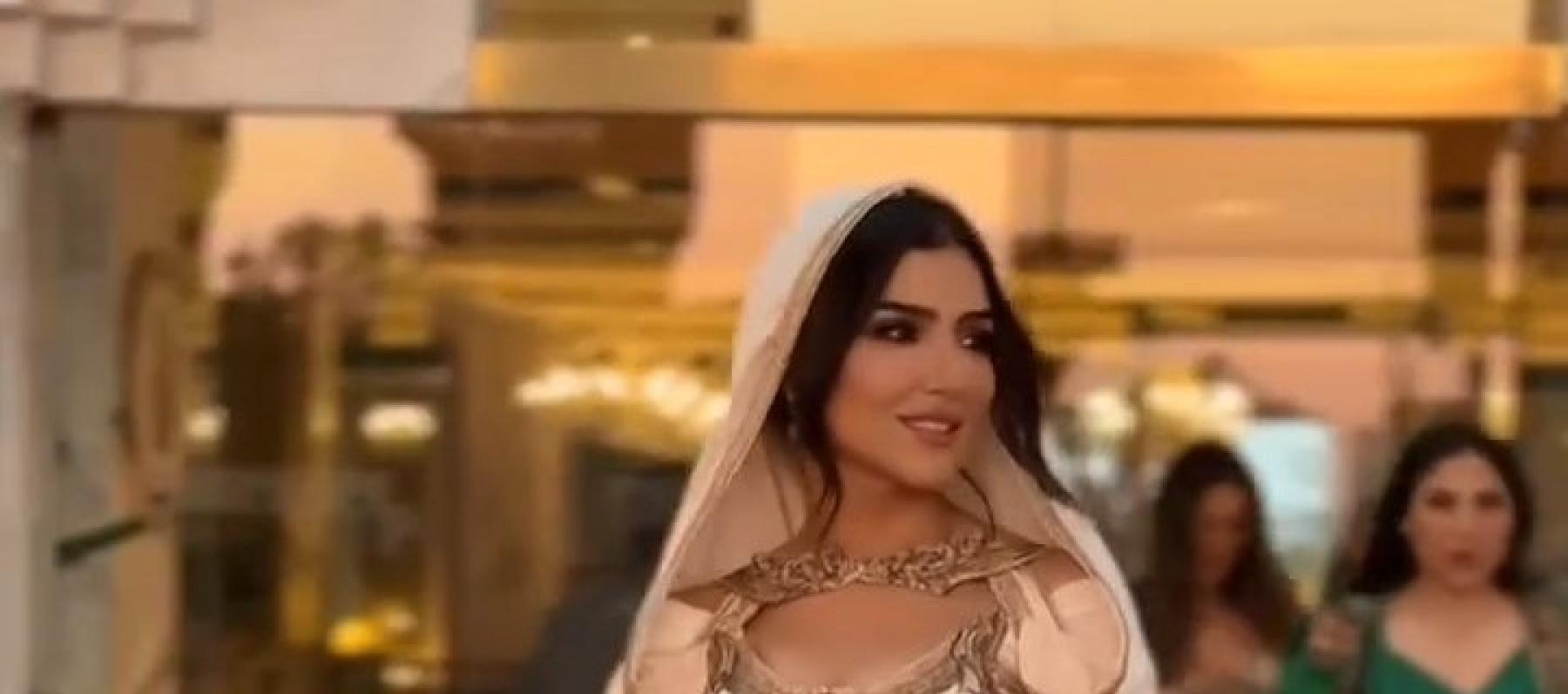 مي عمر تتألق بإطلالة تراثية بتفاصيل يدوية في قرطاج 