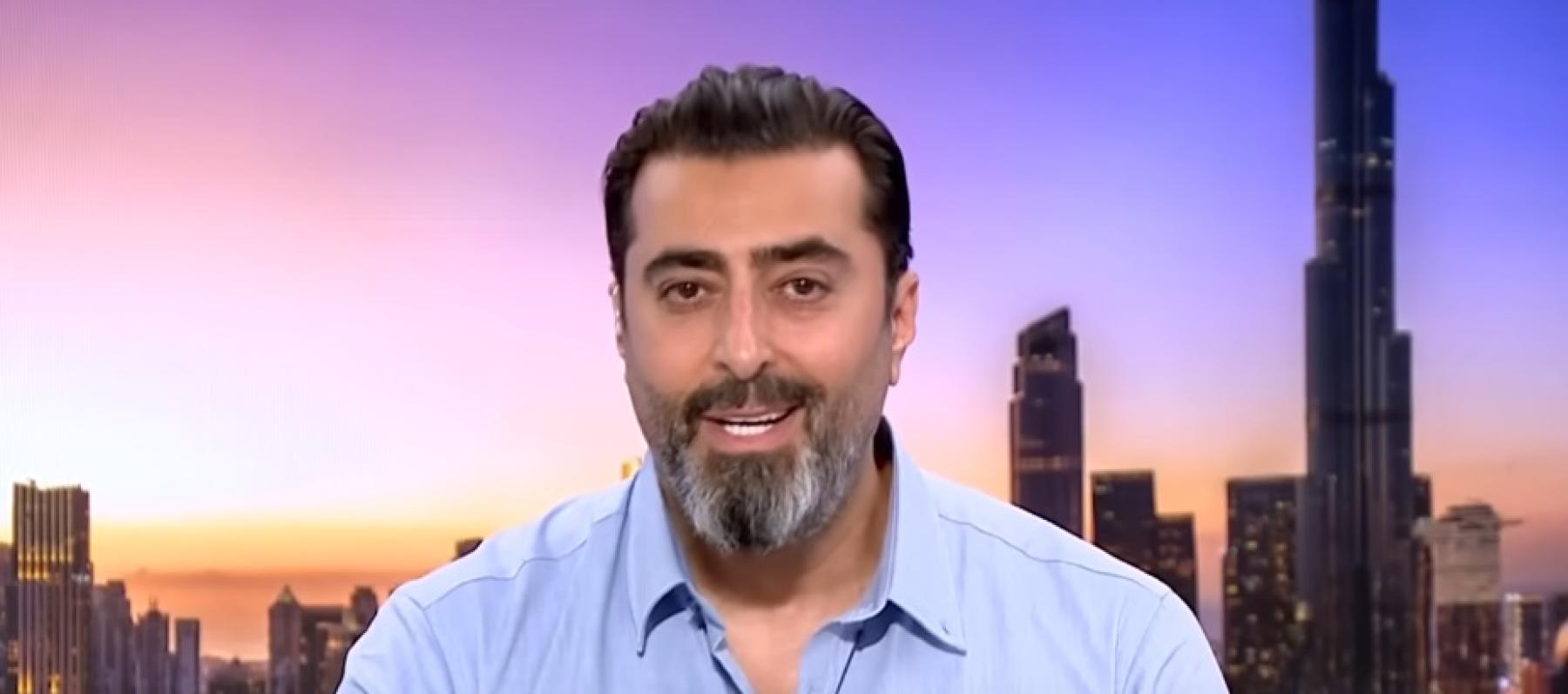 باسم ياخور يُقرّ بخطئه ويعتذر للسوريين على الهواء