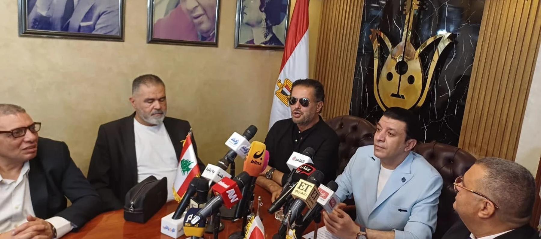 من المؤتمر الصحفي لراغب علامة و مصطفى كامل 