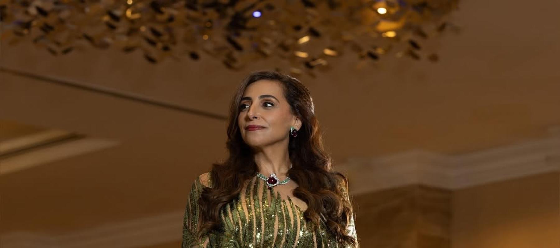 الشيخة بدور القاسمي في زفاف ابنتها بفستان ايلي صعب ومجوهرات كارتييه