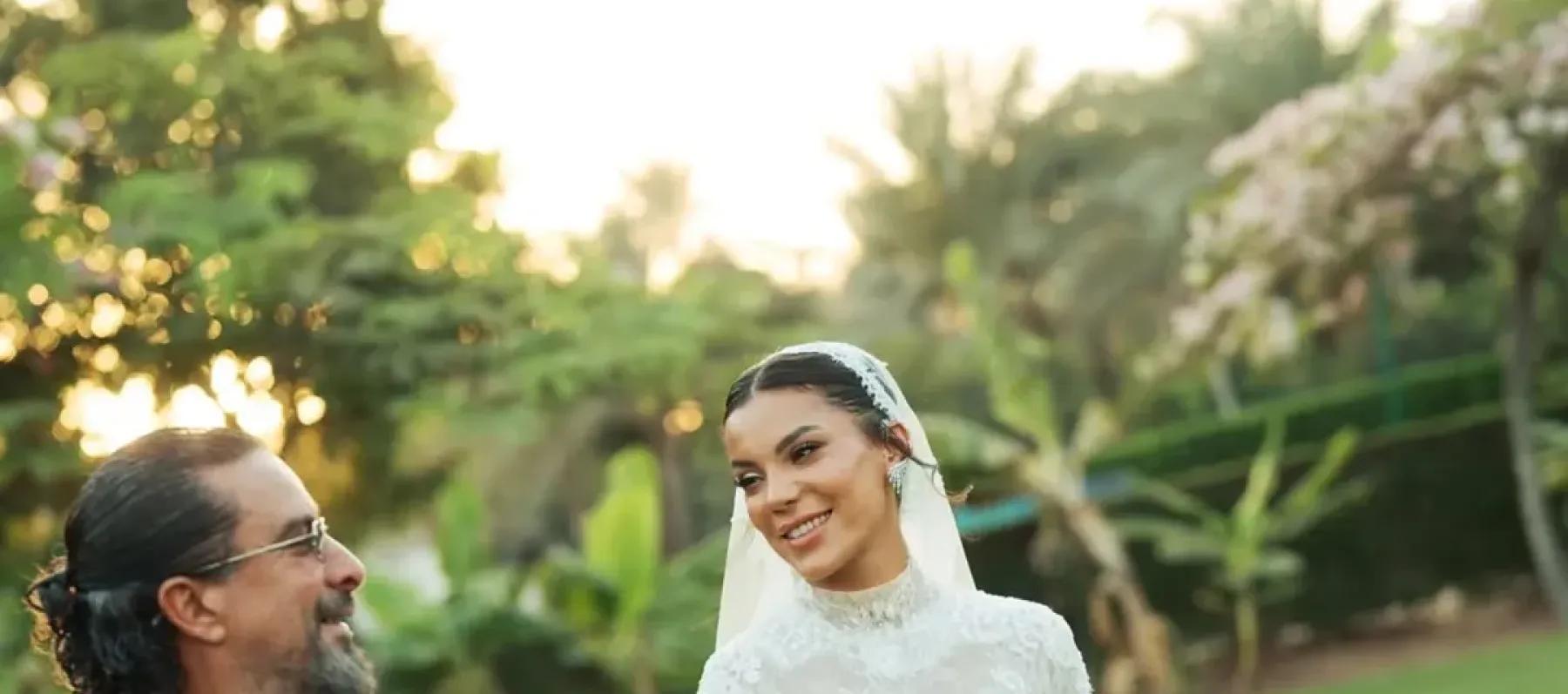 فستان زفاف هايدي خالد من الدانتيل بطابع أنثوي من تصميم Dolly K Designs - الصورة من تصوير : M A N G A W Y O W E S