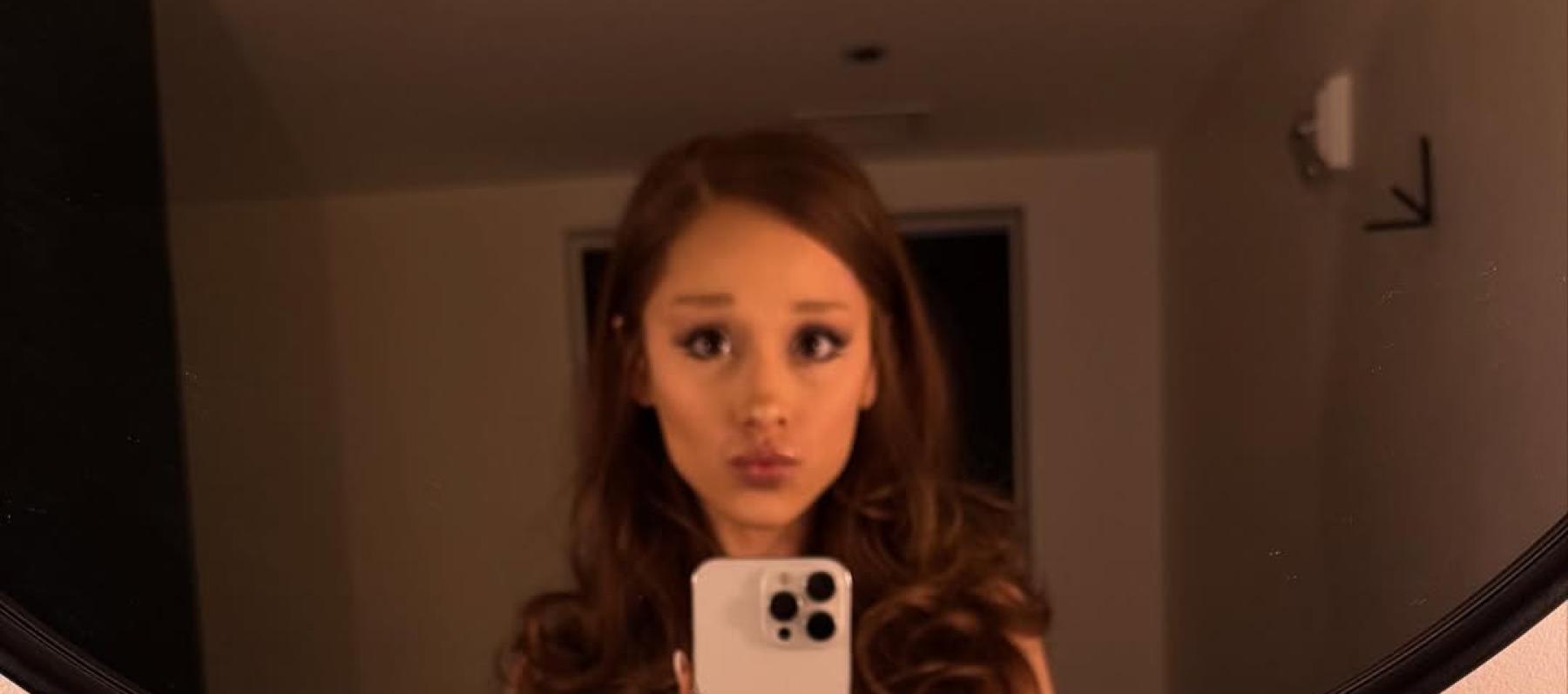 أريانا غراندي تعود إلى شعرها البني بعد سنوات من الأشقر