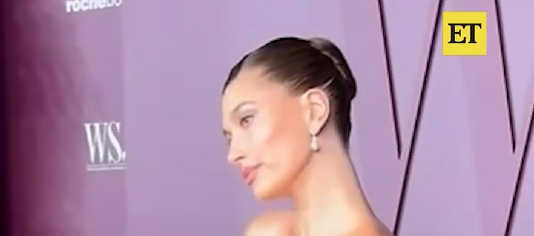 هايلي بيبر في WSJ Innovator Awards بفستان سان لوران 