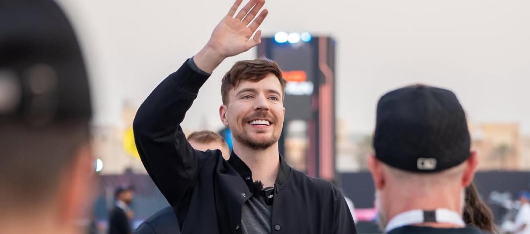 Beast Land - مستر بيست