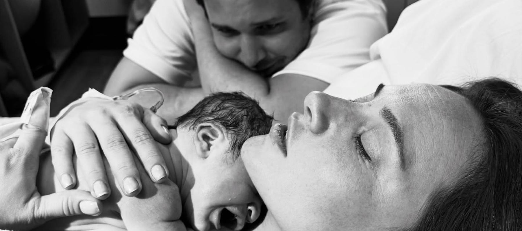 بشاك جومولتشينيلي وشاغري تشيتاناك يستقبلان طفلهما الأول