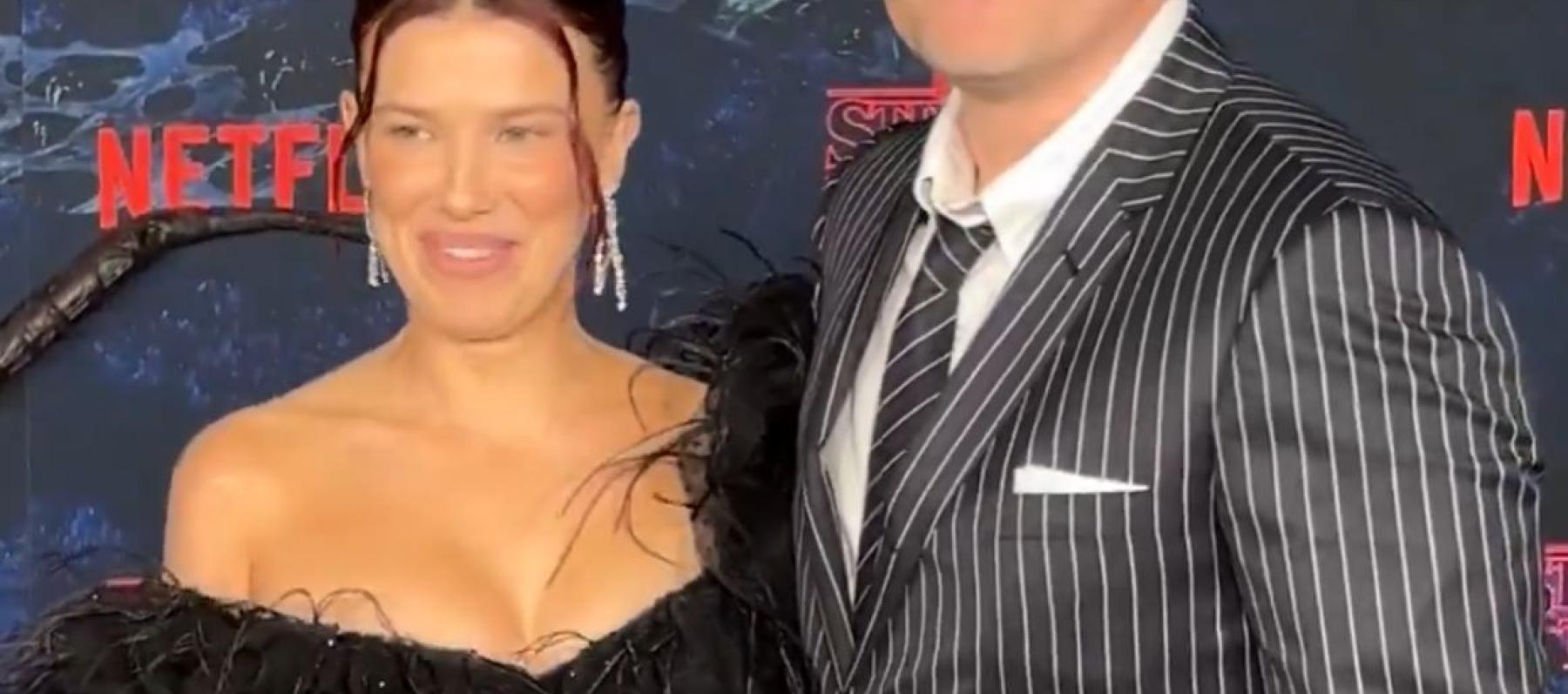 ديفيد هاربور وميلي بوبي براون -إكس