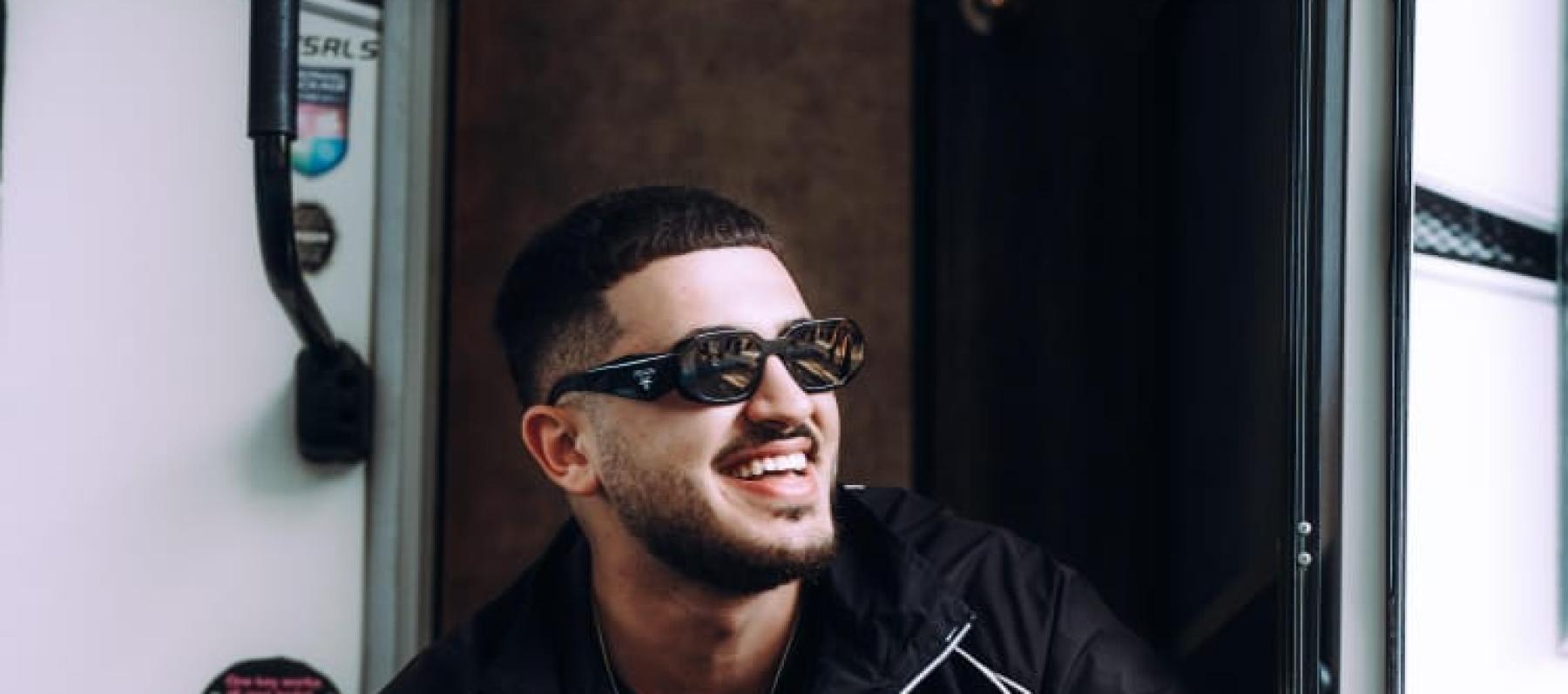 عصام النجّار يُطلق "حياتي" بأجواء مصرية مميزة