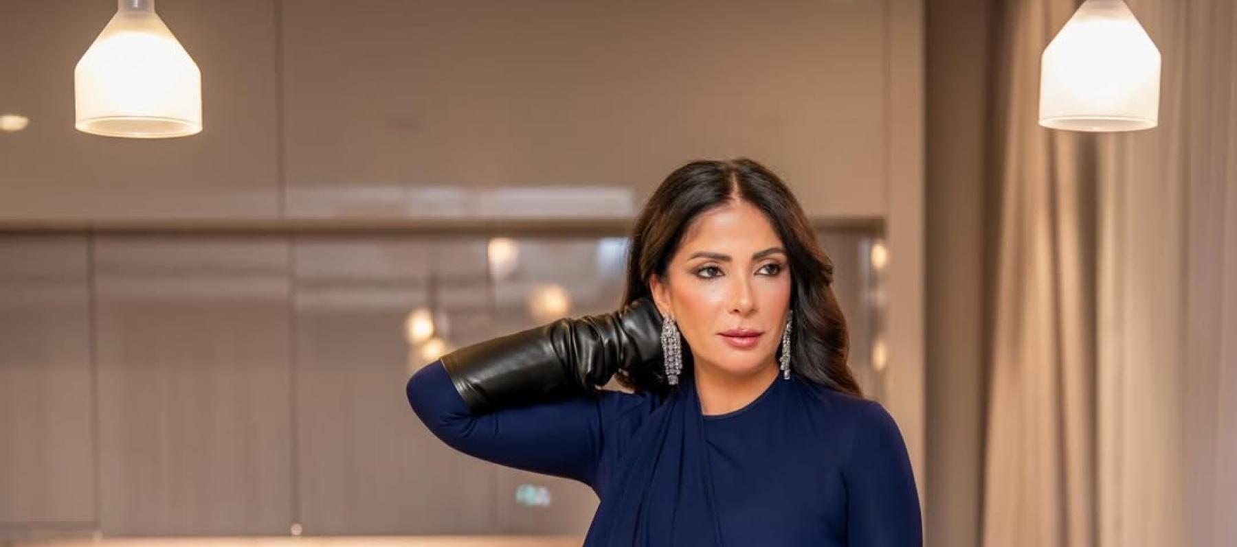 منى زكي بفستان من سبورتماكس مع مجوهرات ماسية من عزة فهمي - الصورة من انستغرام منى زكي بعدسة عبدالله عماد 