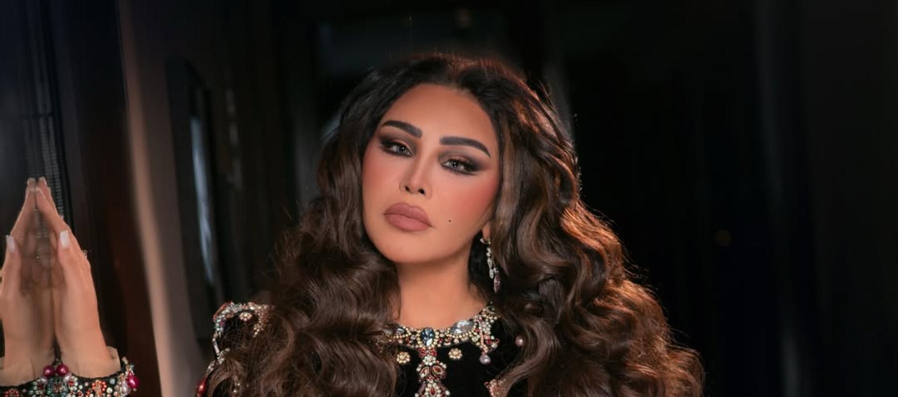 أحلام بإطلالة مخملية مزينة بالكريستال الملون من زهير مراد - الصورة من حساب أحلام على انستغرام 