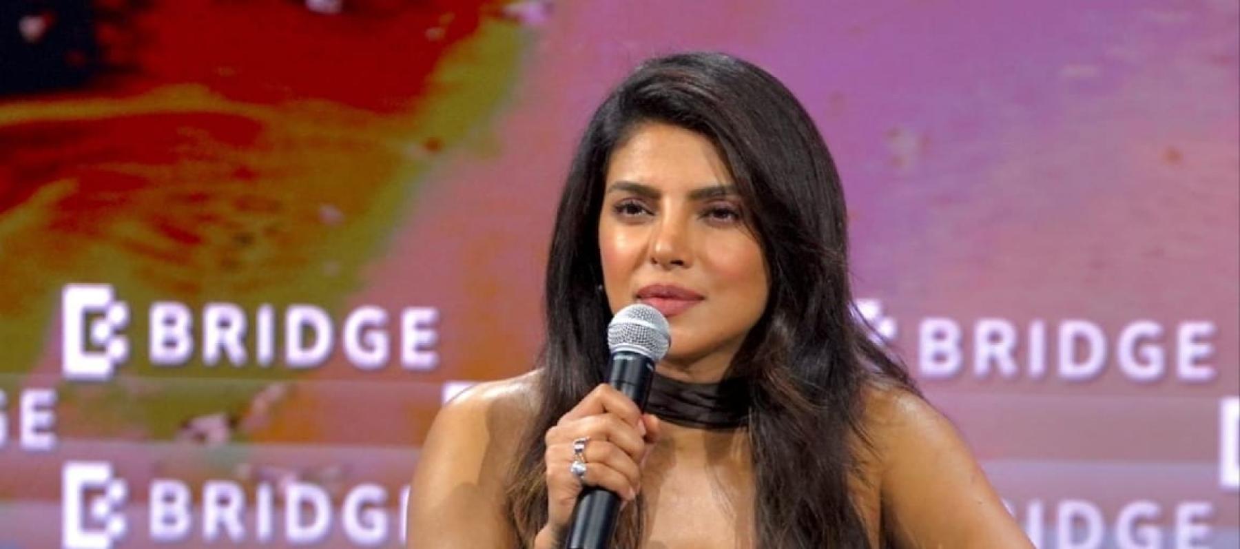 بريانكا شوبرا - Bridge Summit