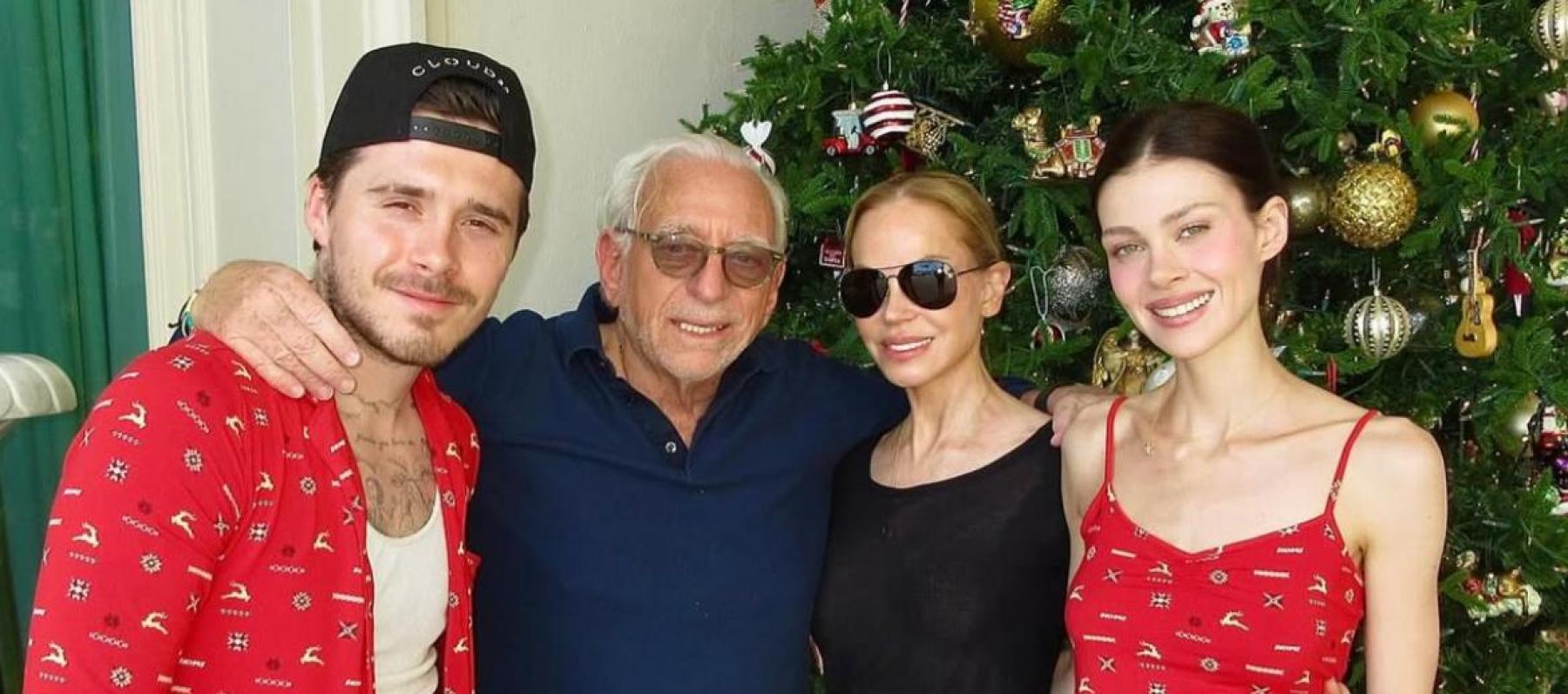 بروكلين بيكهام مع نيكولا بيلتز وعائلتها - إنستغرام