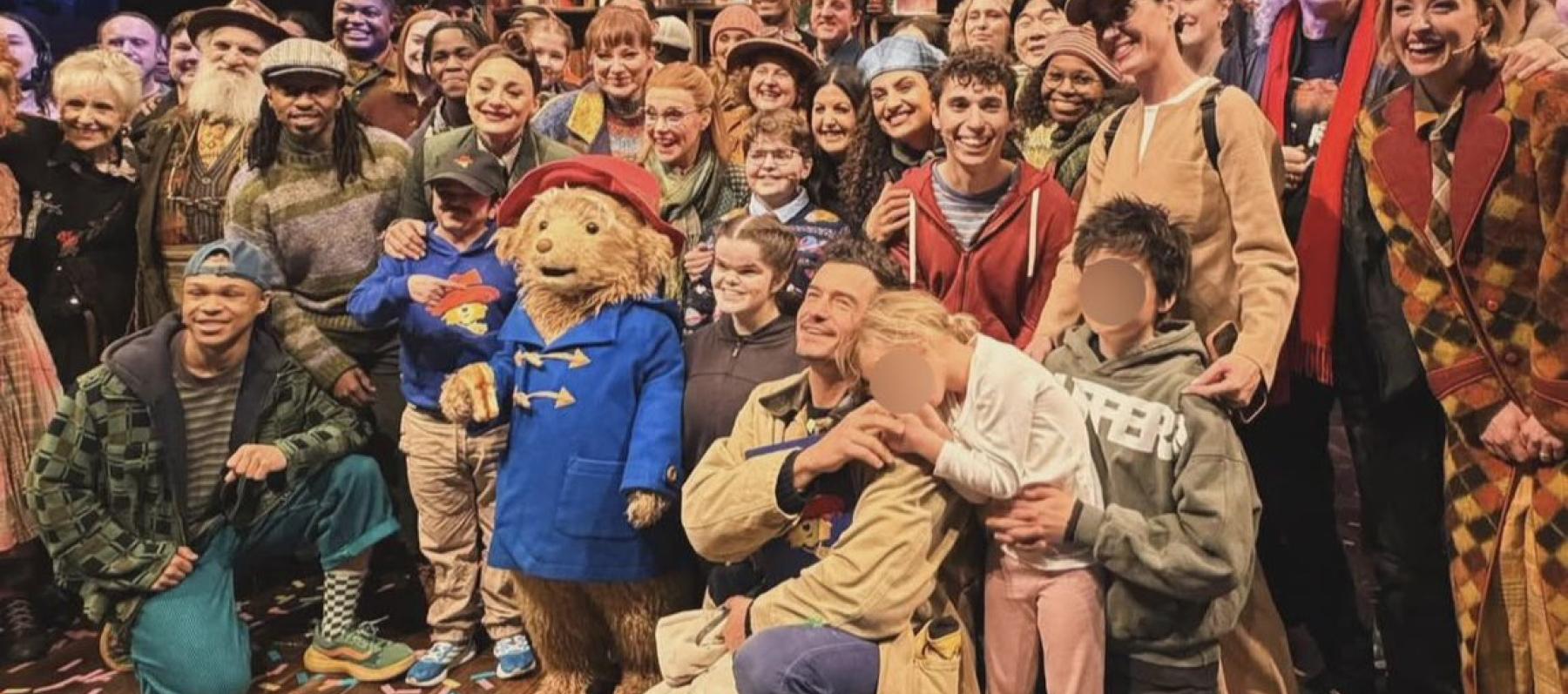 كاتي بيري و أورلاندو بلوم برفقة ابنتهما ديزي - Paddington The Musical