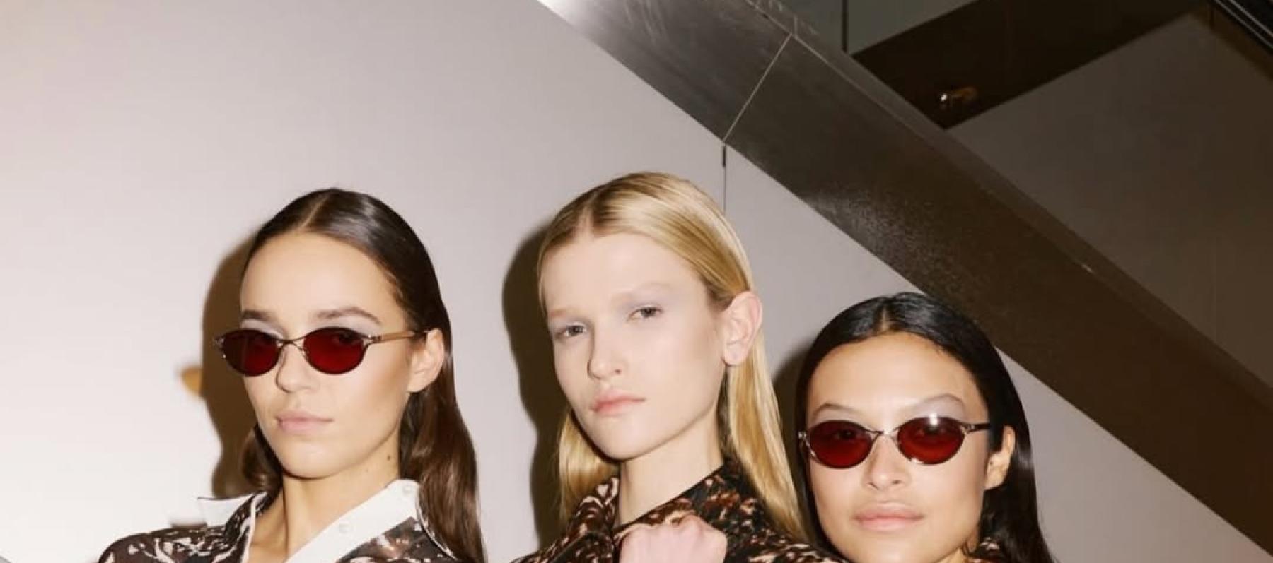 Bambi Core: نقشة الغزال تتصدر مشهد الأزياء لموسم شتاء 2026 - الصورة لعلامة توري بورش Tory Burch