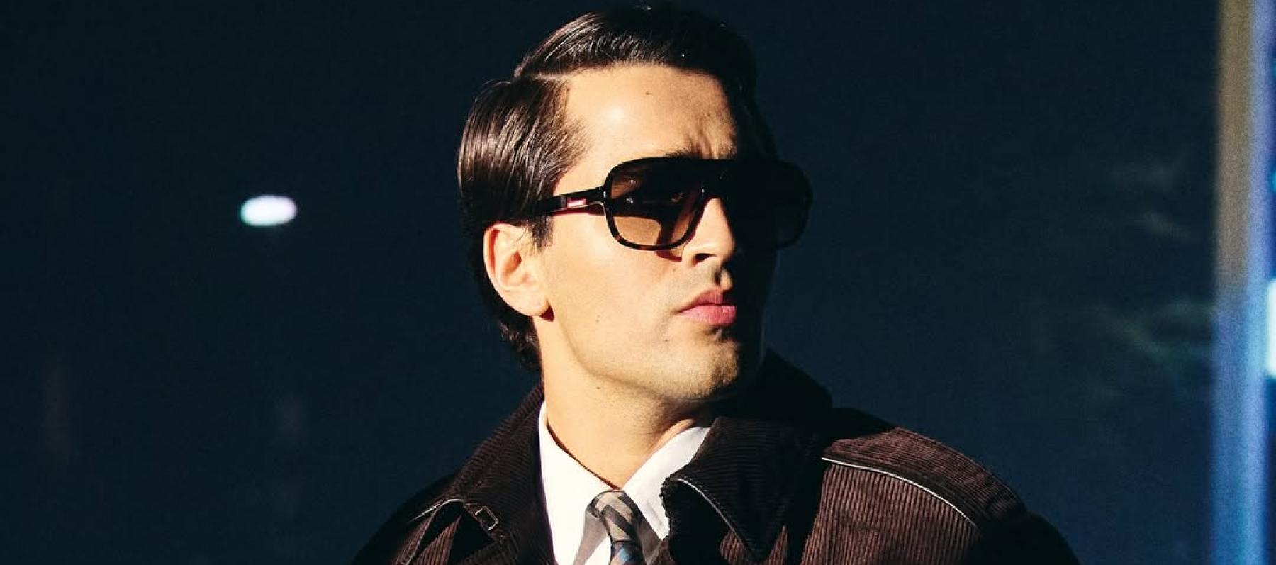 ميرت رمضان ديمير بطابع الـ Old Money بتوقيع بربري وLes Benjamins 