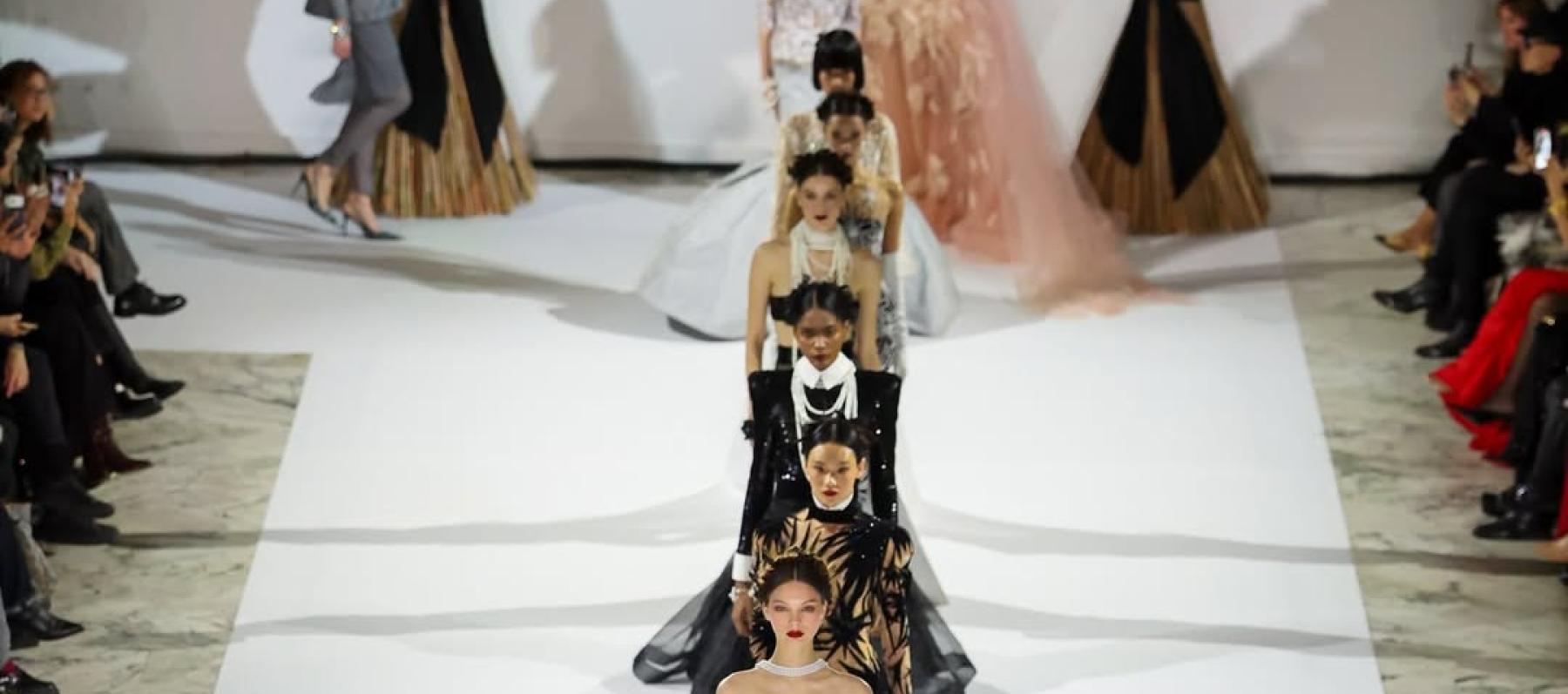 YANINA Couture  ربيع 2026: حكاية غابرييل شانيل والإرث الذاتي - الصورة من انستغرام العلامة