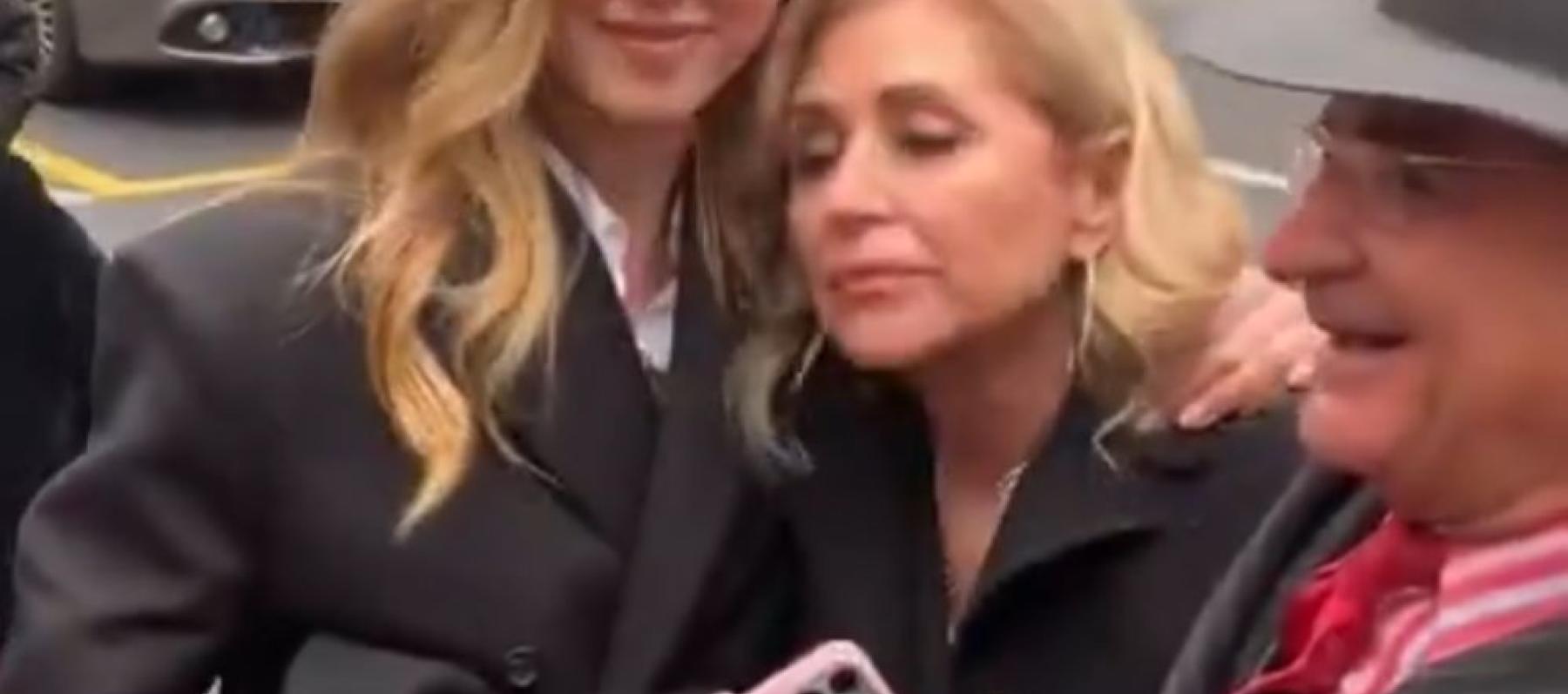 كيارا فيرانيي مع عائلتها - إكس