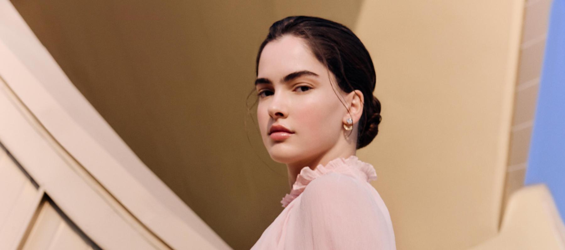 فندي تطلق مجموعة "نور"  بتصاميم مضيئة لشهر رمضان - الصورة من العلامة