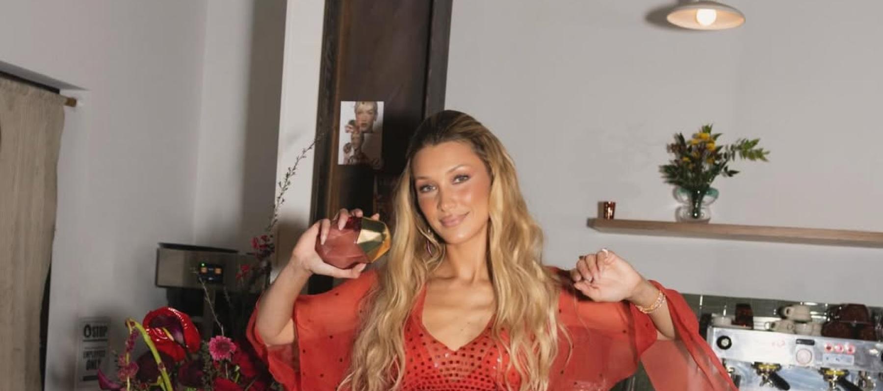 بيلا حديد بفستان أحمر أرشيفي من جورج شقرا - الصورة من انستغرام بيلا حديد